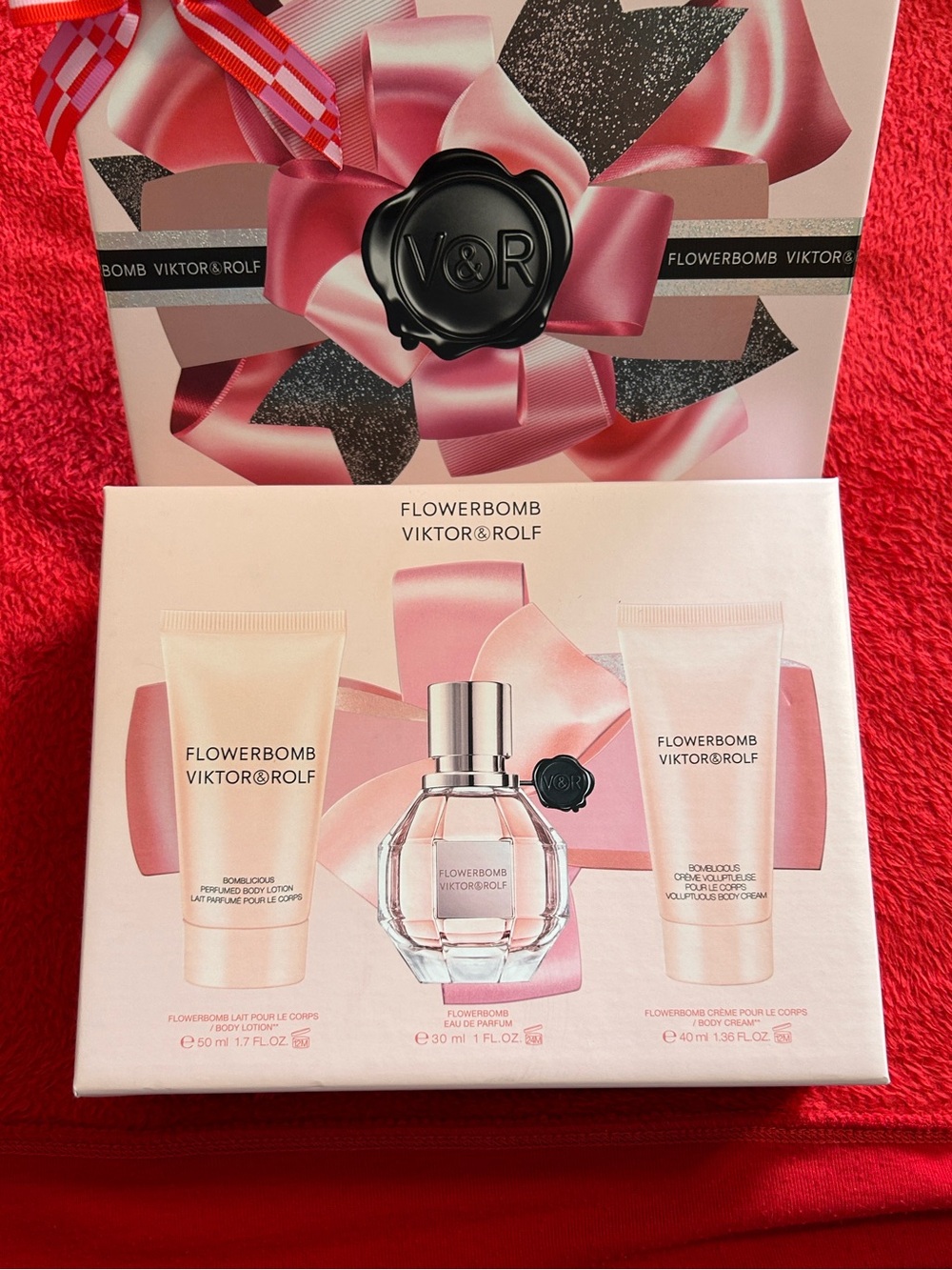 Fragrance Gift Set - Flowerbomb by Viktor & Rolf